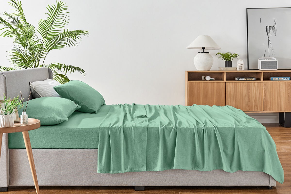 Ovela 150GSM Cotton Flannelette Bed Sheet Set (Iceberg Green, King)