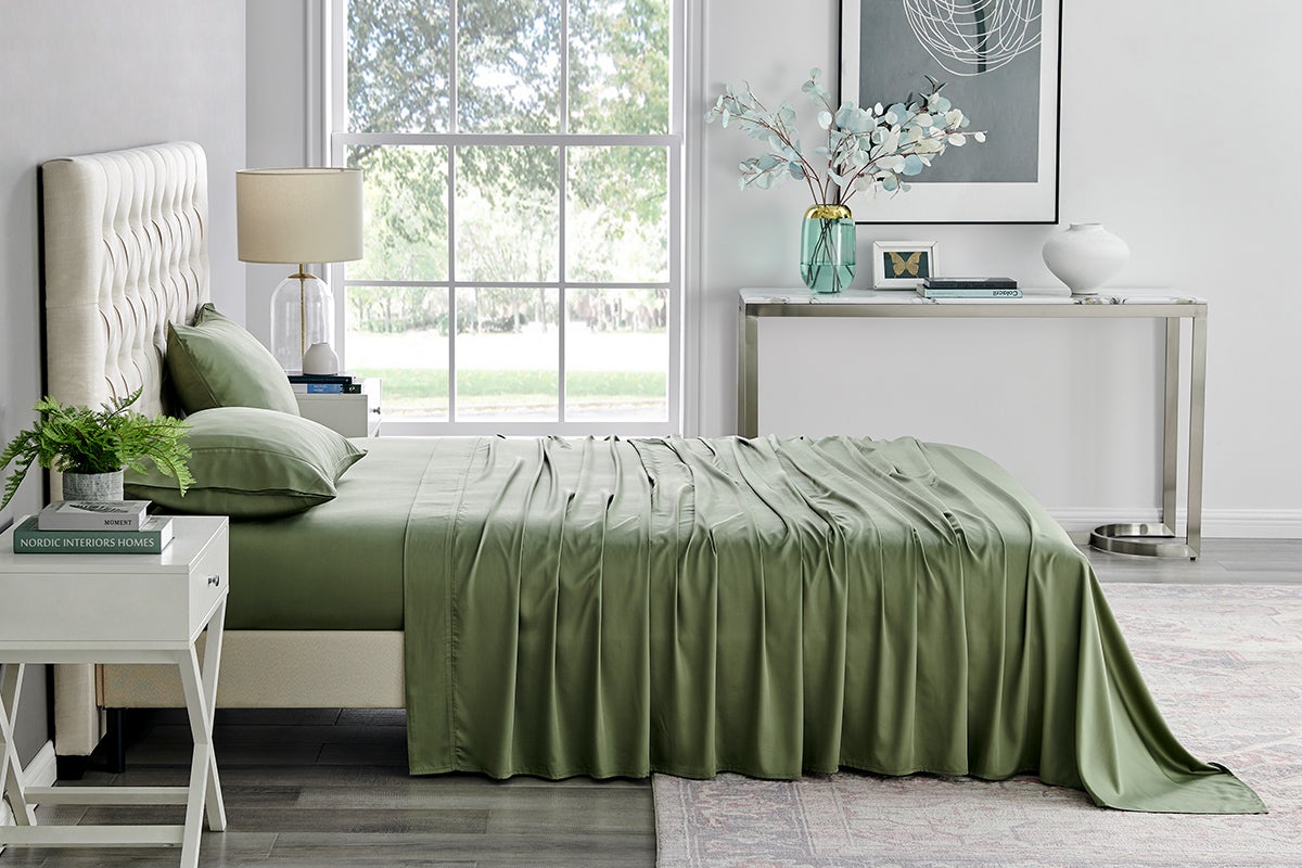 Ovela 100% Natural Bamboo Bed Sheet Set (Oil Green, Double)