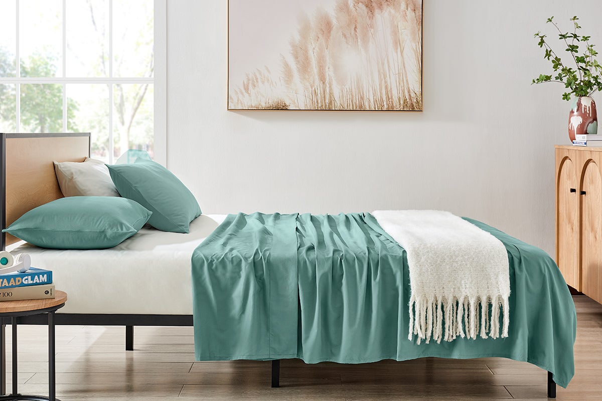 Ovela Ultra Soft Washed Microfibre Bed Sheet Set (Chinois Green, Queen)